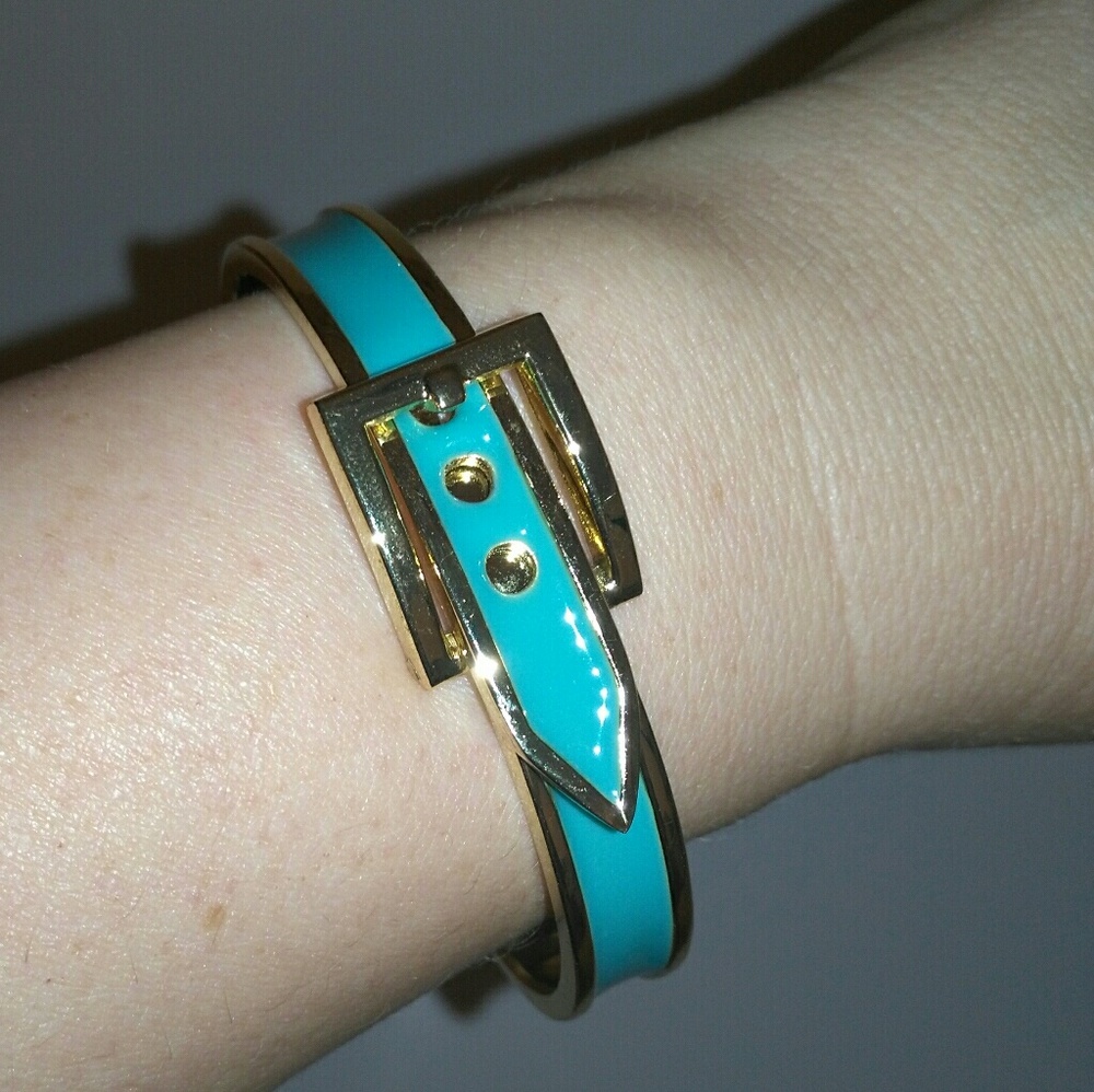 🦋 3/$30 Gold-tone & teal enamel bangle